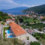 Gabriel Villa *
