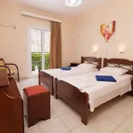 Gabriel Villa *